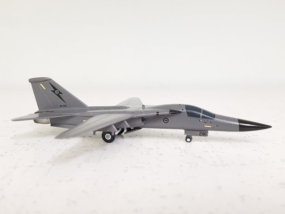 SF435 | SkyFame Models 1:200 | F-111 Aardvark RAAF A8-281, 6 Sqn., Amberley, 2008 (grey)