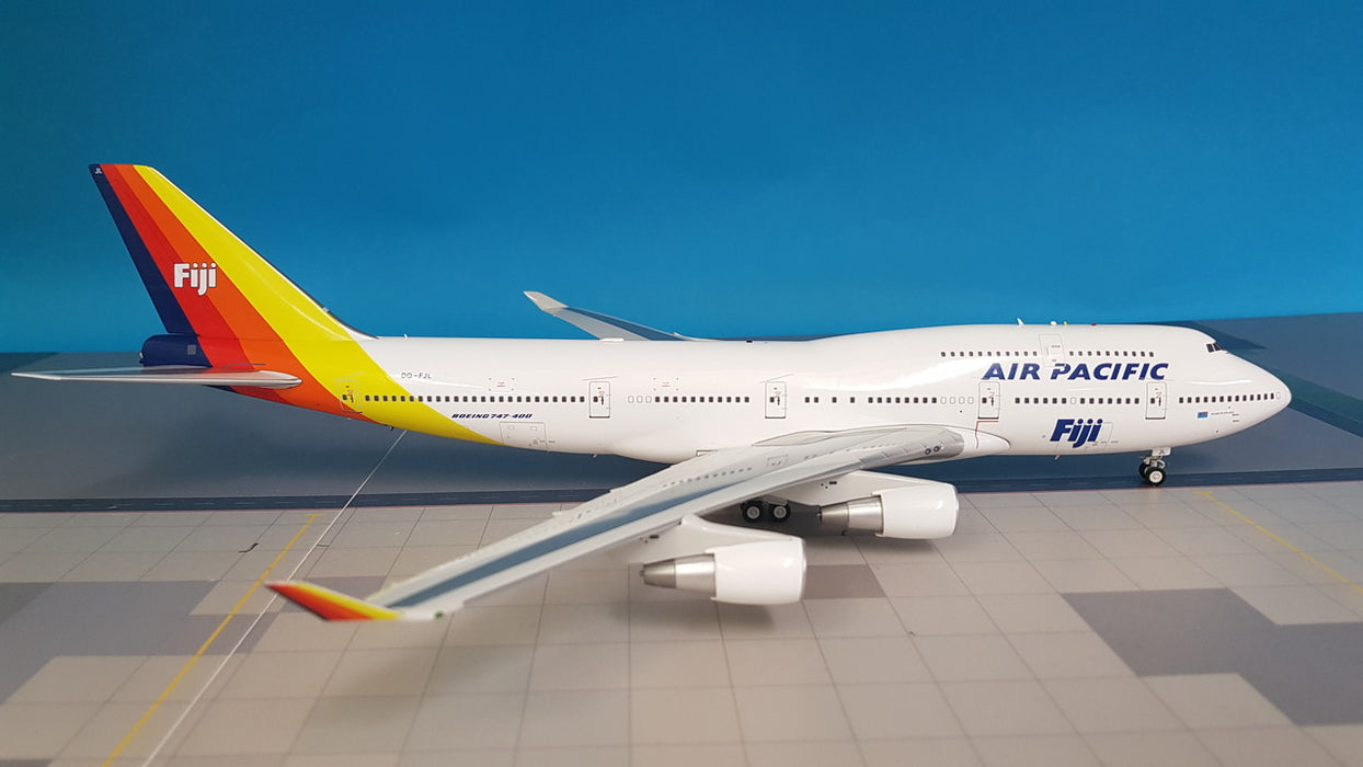 JF-747-4-026 | JFox Models 1:200 | Boeing 747-400 Air Pacific Fiji DQ-FJL (with stand)