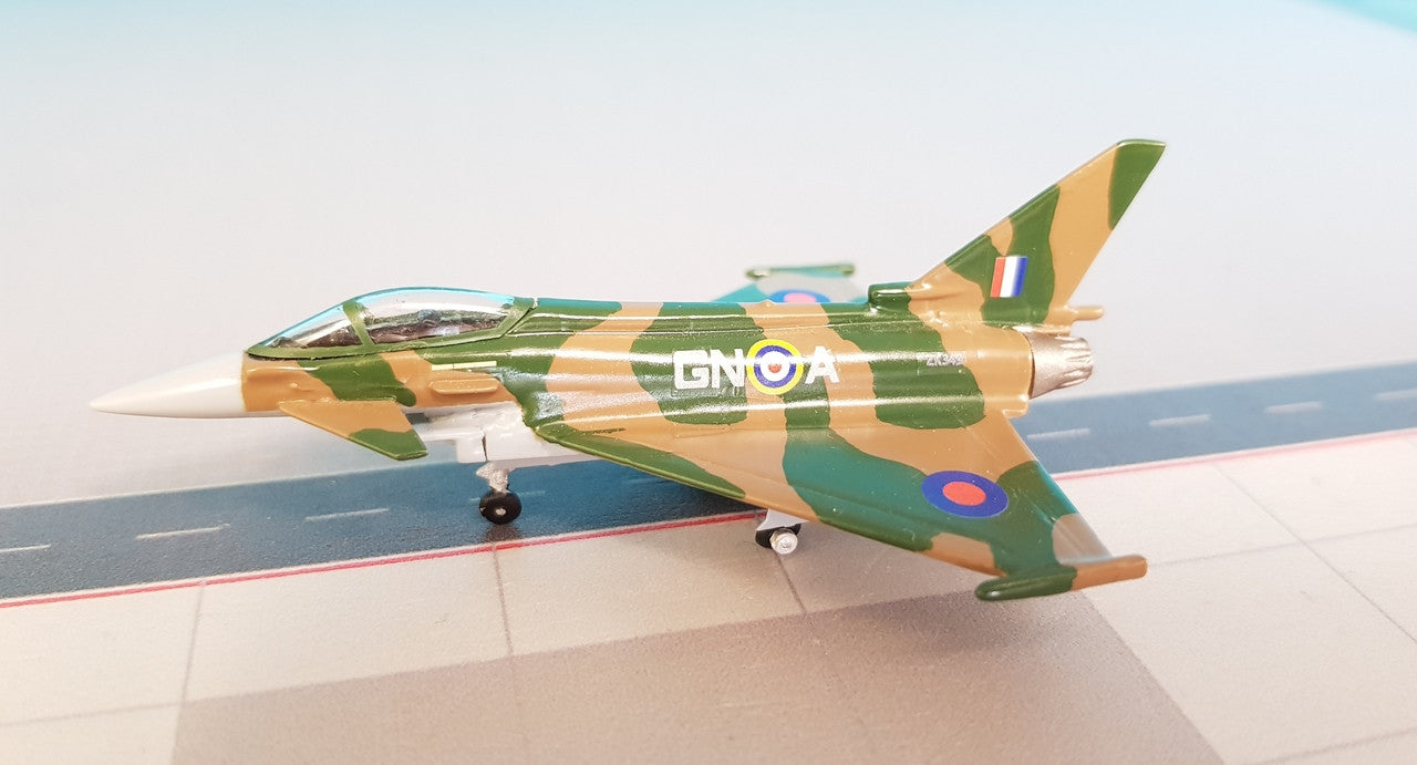 SC335 | Sky Classics 1:200 | Typhoon RAF ZK349, 29 Sqn., 'Hurriphoon'