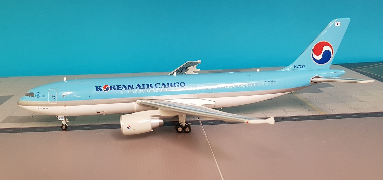 JC2033 | JC Wings 1:200 | Airbus A300 Korean Air Cargo HL7299 **PRE-OWNED**