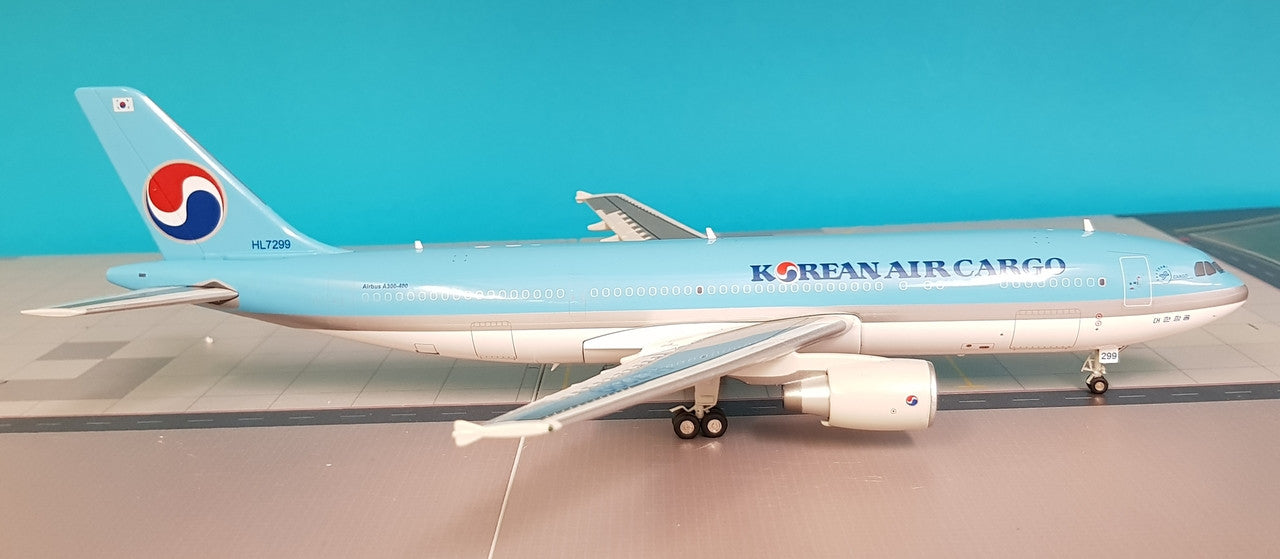 JC2033 | JC Wings 1:200 | Airbus A300 Korean Air Cargo HL7299 **PRE-OWNED**