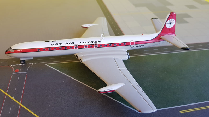 SC047 | Sky Classics 1:200 | DH 106 Comet 4C Dan Air London G-BDIW