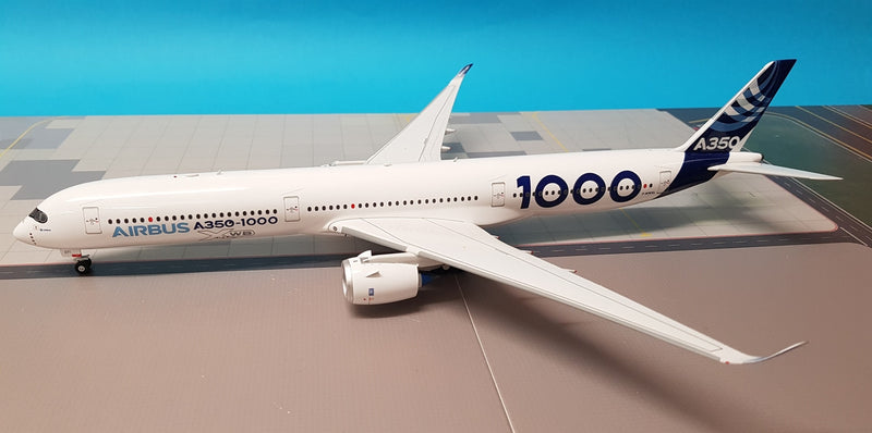 IF35010005 | InFlight200 1:200 | Airbus A350-1000 House Colours F-WWXL, '1000' (with stand)