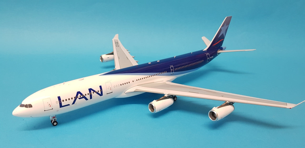 IF343LAN001 | InFlight200 1:200 | Airbus A340-300 LAN CC-CQC (with stand) **PRE OWNED**