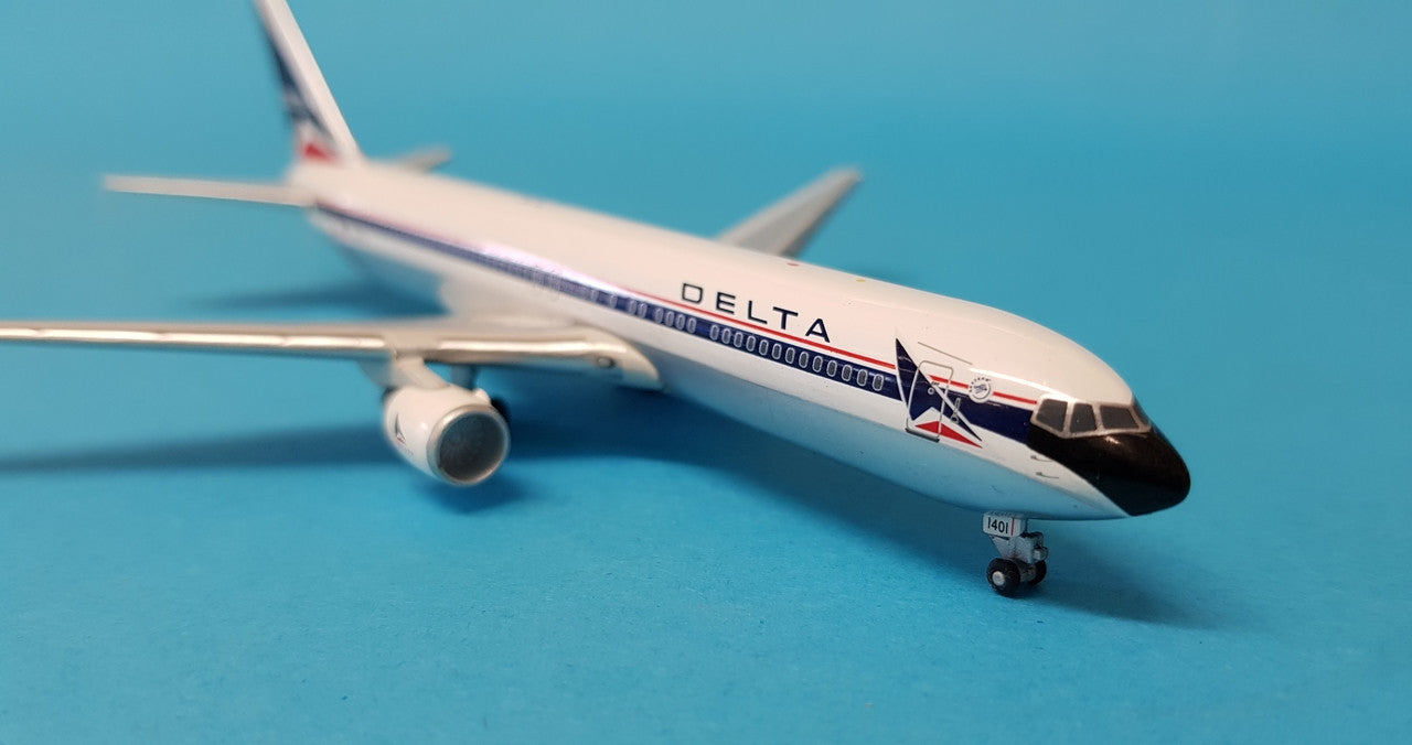 GJDAL454 | Gemini Jets 1:400 1:400 | Boeing 767-300 Delta N140LL