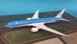 IF789KL1218 | InFlight200 1:200 | Boeing 787-9 KLM PH-BHP (with stand)