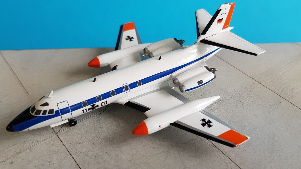 IF1400716 | InFlight200 1:200 | C-140B JetStar (L-1329) German AF 11+01 (with stand)