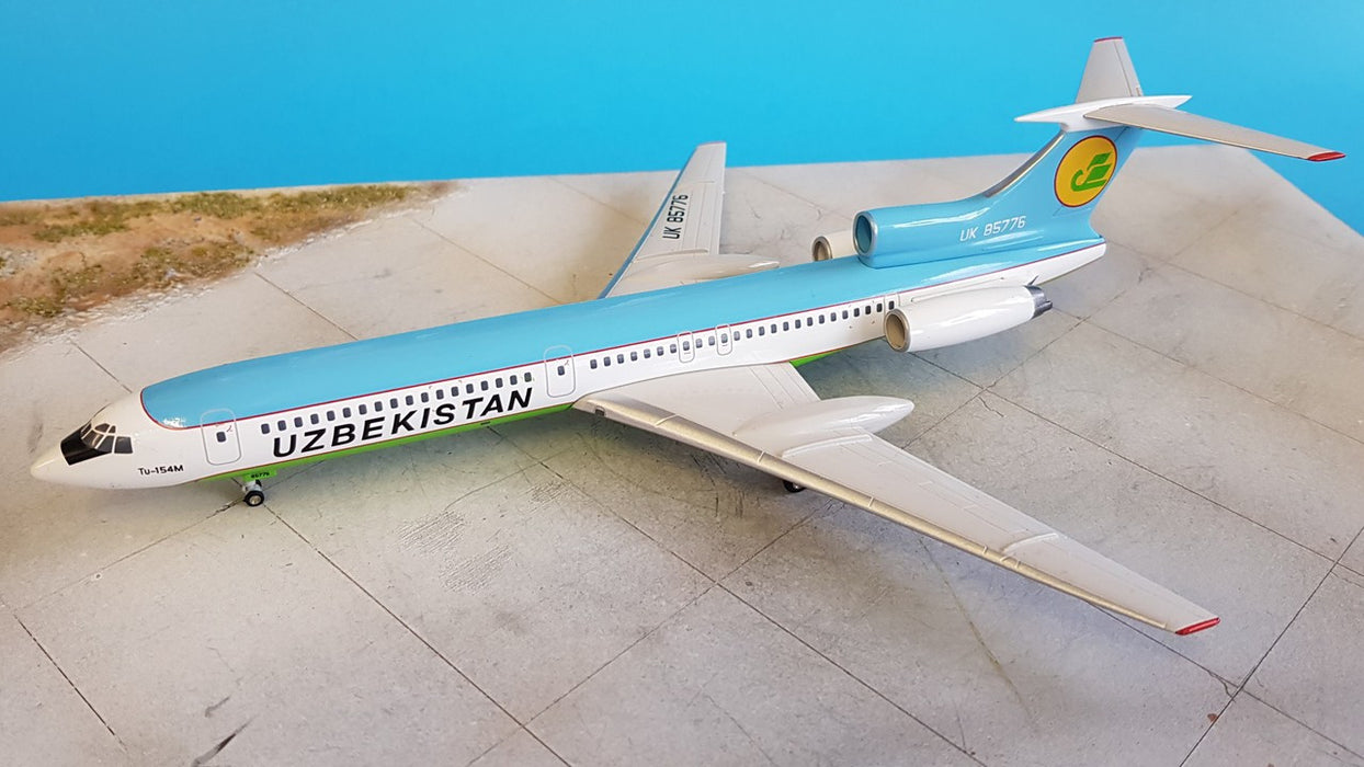AV2154002 | Aviation 200 1:200 | Tupolev Tu-154M Uzbekistan Airways UK 85776 PRE-OWNED