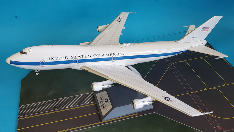 IFE4A0418 | InFlight200 1:200 | Boeing E-4A United States of America 73-1677, Airborne Command Post, 'No SHF antenna' (with stand)