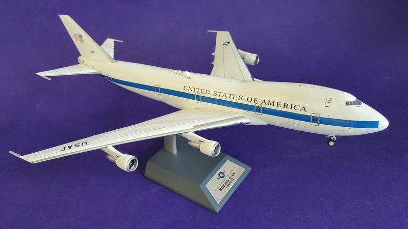 IFE4A0418 | InFlight200 1:200 | Boeing E-4A United States of America 73-1677, Airborne Command Post, 'No SHF antenna' (with stand)
