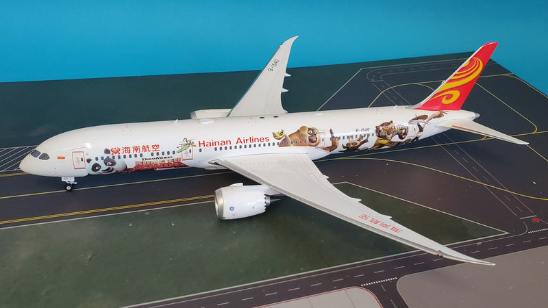 PH02003 | Phoenix 1:200 | Boeing 787-9 Hainan Airlines B-1540, 'Kung Fu Panda'