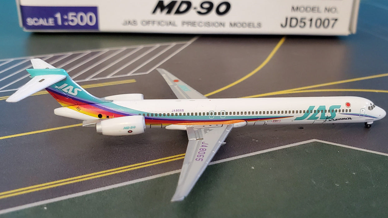 JD51007 | Herpa Wings 1:500 | Boeing MD-90 JAS