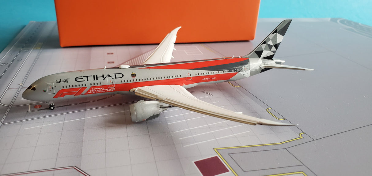 JCEW4789002A | JC Wings 1:400 | Boeing 787-9 Etihad A6-BLV, 'F1 Grand Prix' (flaps down)