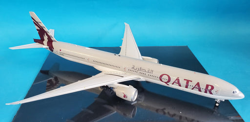 IF777QTR001 | InFlight200 1:200 | Boeing 777-300ER Qatar A7-BAA (with stand)