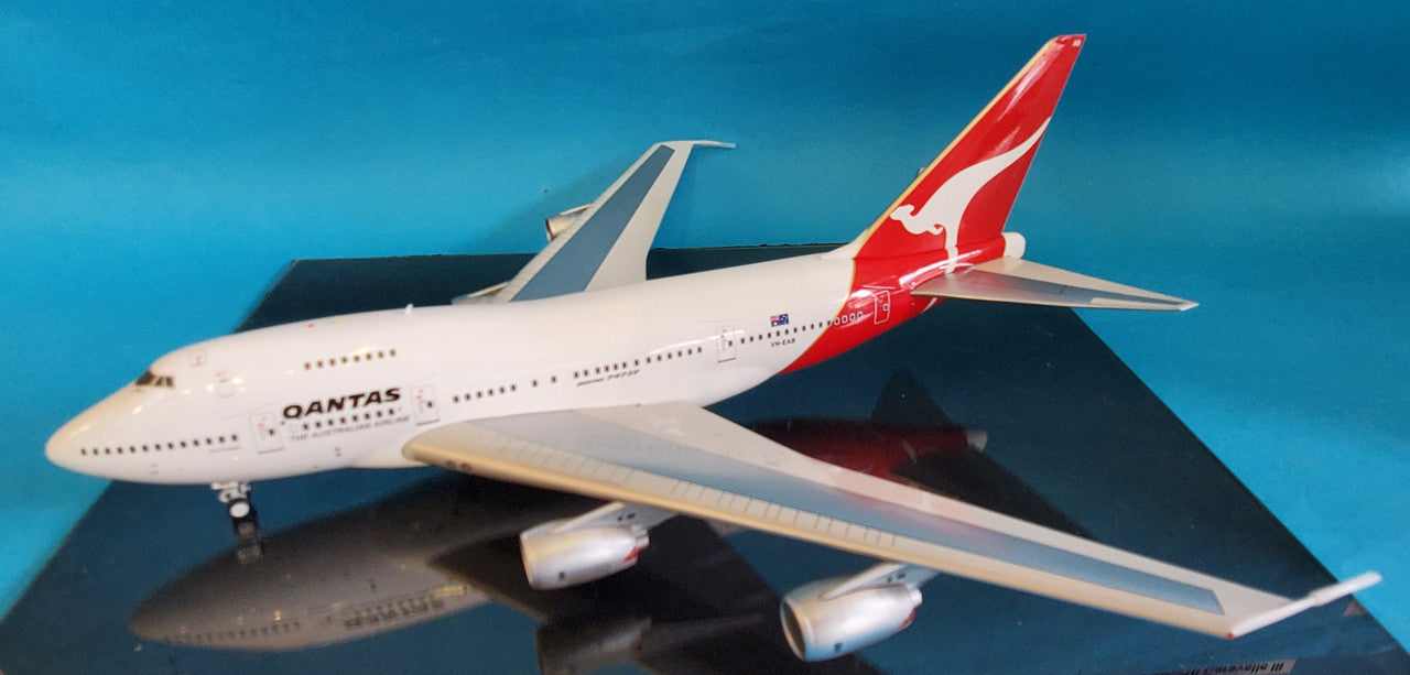 IF747SPQFA0820 | InFlight200 1:200 | Boeing 747SP-38 Qantas VH-EAB (with stand)