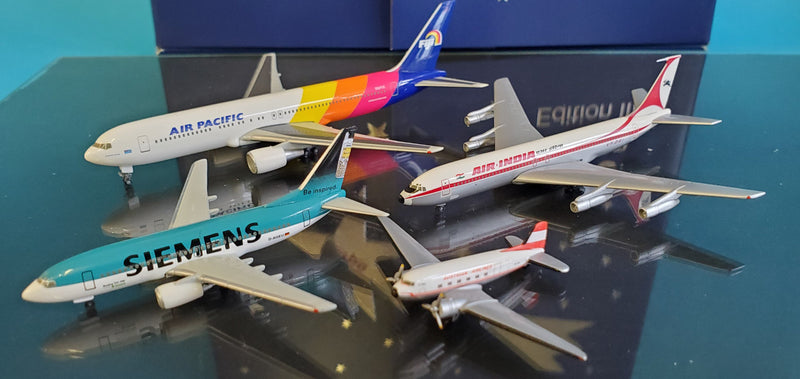 510660 | Herpa Wings 1:500 | Herpa 2003 advent calender consisting of four models **PRE OWNED**