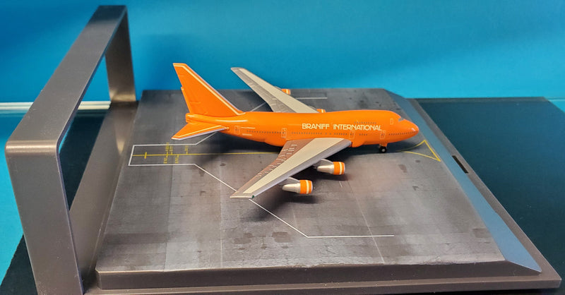 511605 | Herpa Wings 1:500 | Boeing 747SP Braniff 'Baby Orange'  **PRE OWNED**