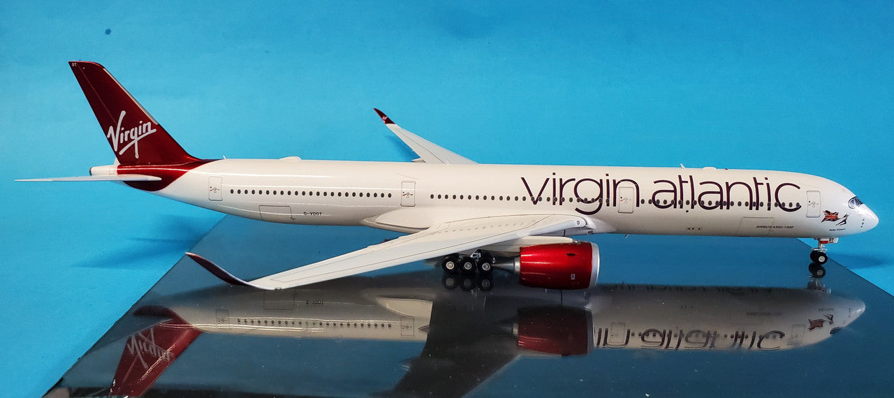 VIR35XDOT | Blue Box 1:200 | Airbus A350-1041 Virgin Atlantic Airway G-VDOT (with stand)