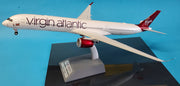 VIR35XDOT | Blue Box 1:200 | Airbus A350-1041 Virgin Atlantic Airway G-VDOT (with stand)