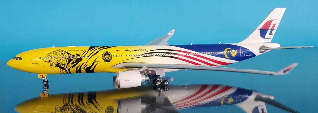 PH04361 | Phoenix 1:400 | Airbus A330-300 Malaysia Airlines 9M-MTG