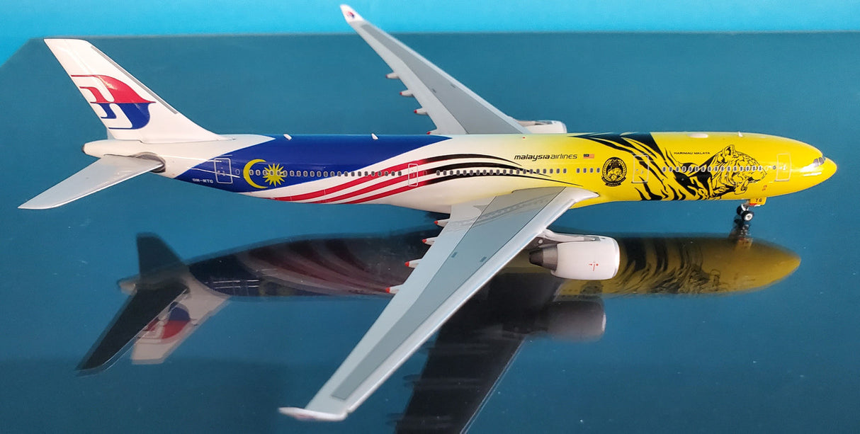 PH04361 | Phoenix 1:400 | Airbus A330-300 Malaysia Airlines 9M-MTG
