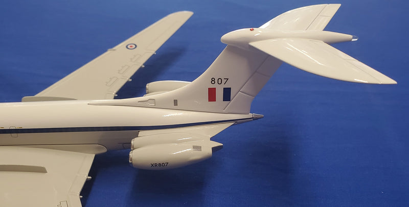 JC2083 | JC Wings 1:200 | VC-10 RAF Royal Air Force XR807 **PRE-OWNED**