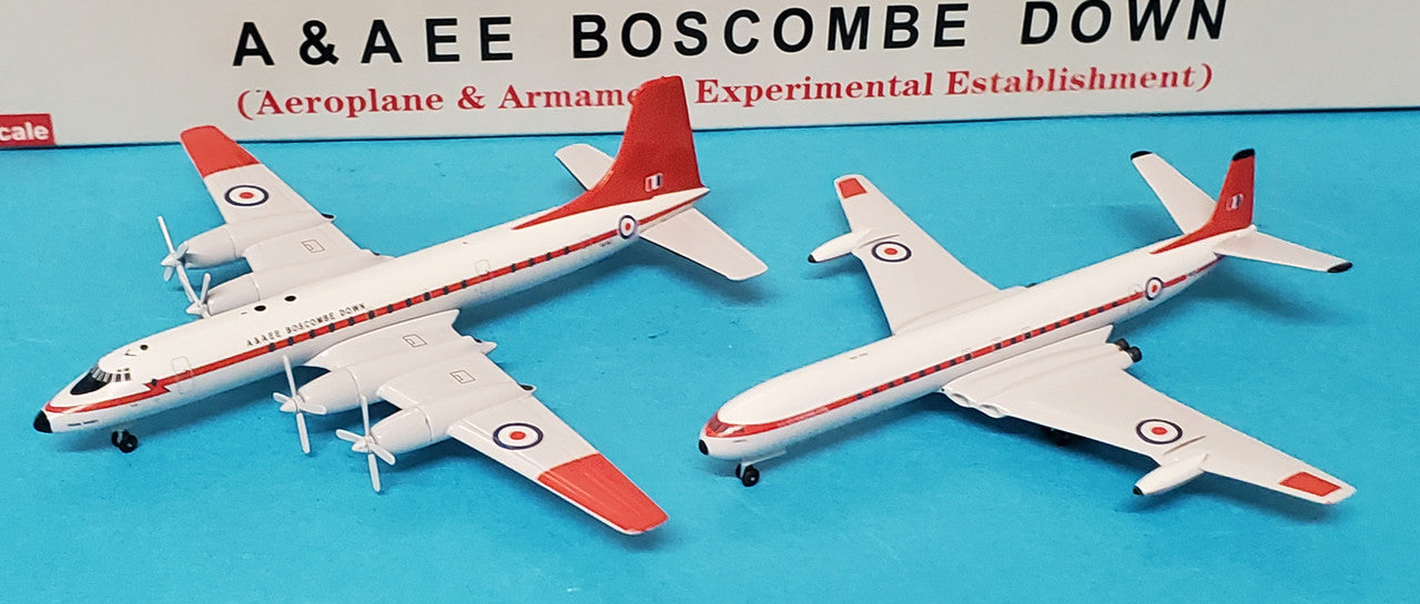 ACBOS | Aero Classics 1:400 | Britannia & DH 106 Comet Set A&AEE Boscombe Down (AAEE) Red Tail and Cheatline Scheme: 'Team Spirit' XX367 and 'Canopus' XS235