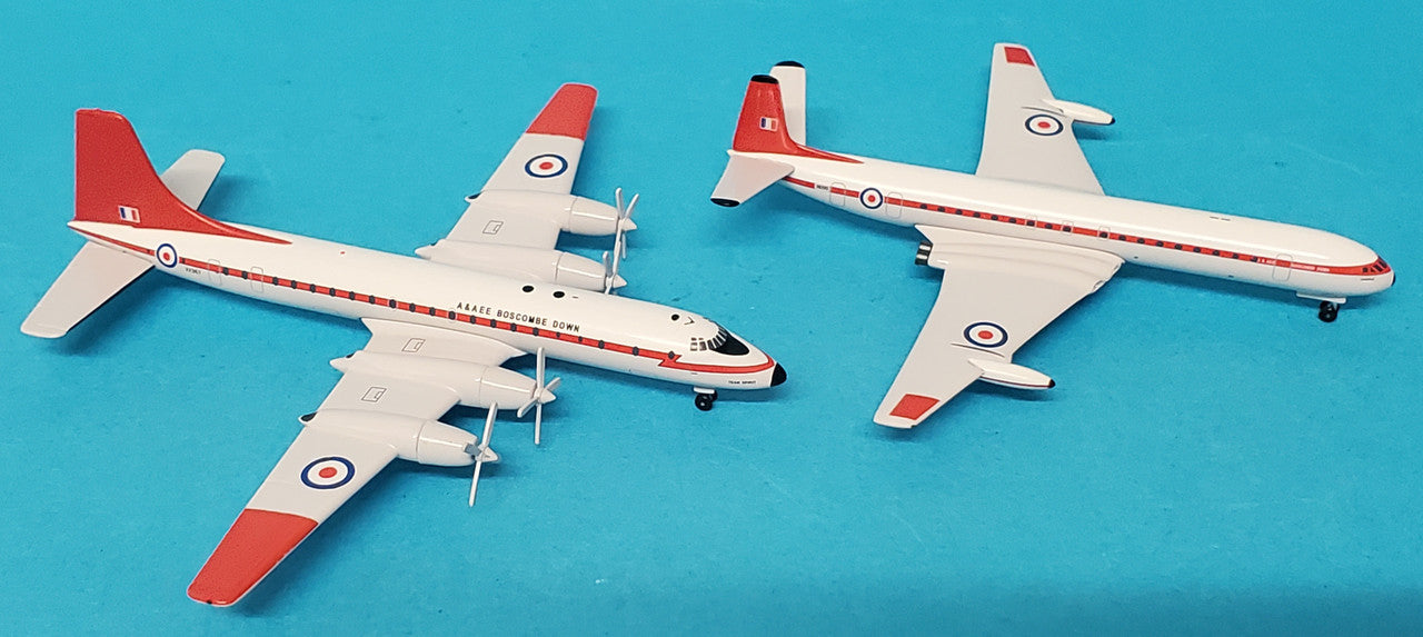 ACBOS | Aero Classics 1:400 | Britannia & DH 106 Comet Set A&AEE Boscombe Down (AAEE) Red Tail and Cheatline Scheme: 'Team Spirit' XX367 and 'Canopus' XS235