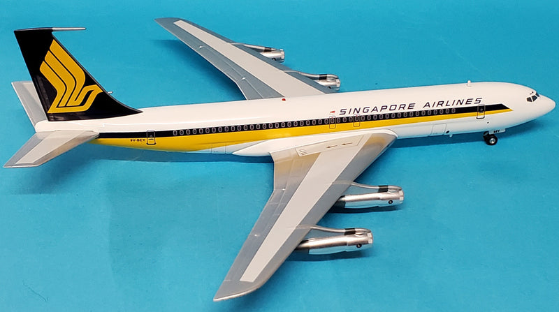 IF70020 | InFlight200 1:200 | Boeing 707-300 Singapore Airlines 9V-BEY PRE-OWNED