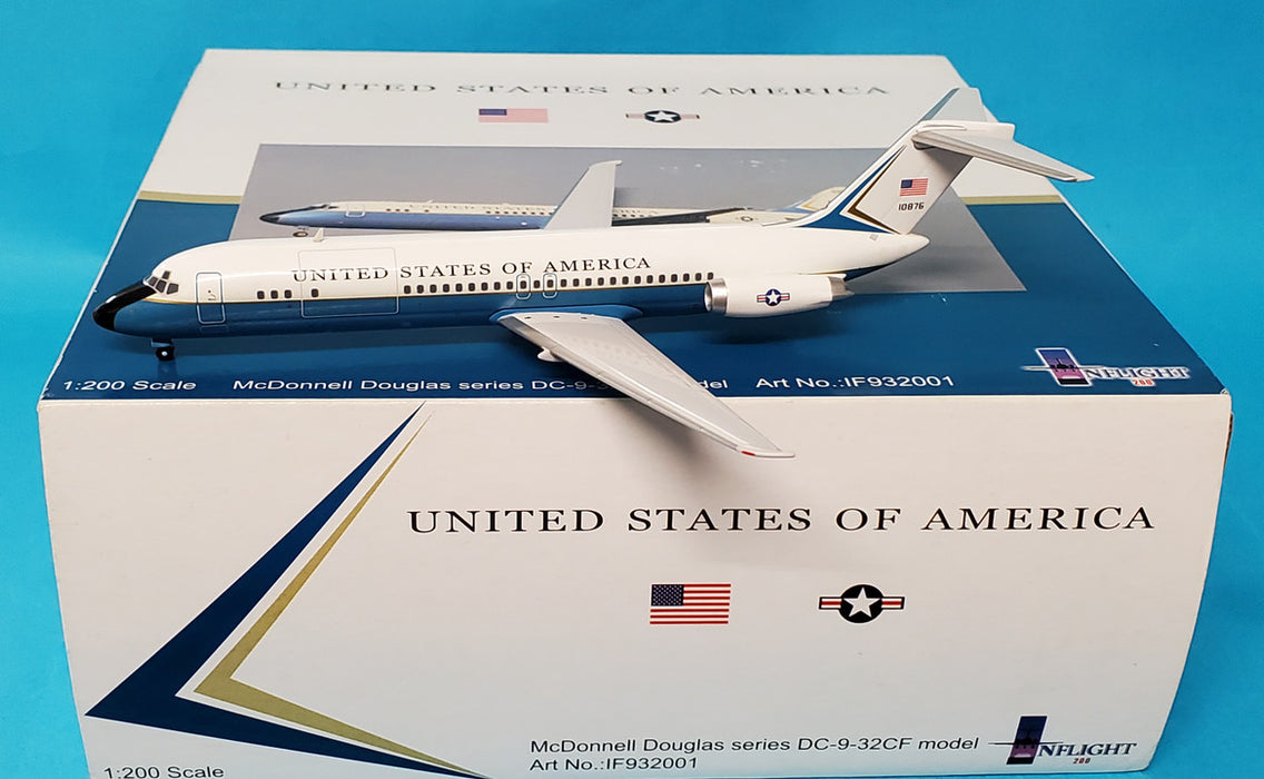 IF932001 | InFlight200 1:200 | C-9A Nightingale (DC-9) US Air Force One 71-0876