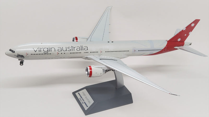 B-773-VA-PE | Blue Box 1:200 | Boeing 777-3ZGER V Australia VH-VPE with stand **PRE OWNED**