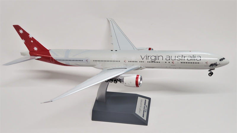B-773-VA-PE | Blue Box 1:200 | Boeing 777-3ZGER V Australia VH-VPE with stand **PRE OWNED**