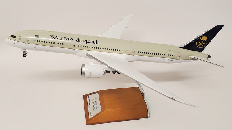 XX2804 | JC Wings 1:200 | Boeing 787-9 Saudia HZ-ARA (with stand)