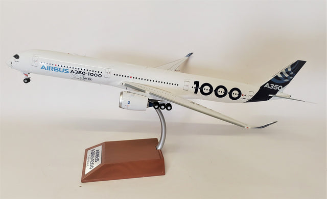 IF35010002 | InFlight200 1:200 | Airbus A350-1000 House Colours F-WMIL (with stand)
