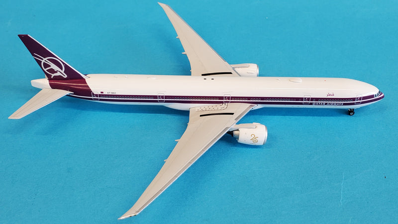 PH11739 | Phoenix 1:400 | Boeing 777-300 Qatar Airways A7-BAC