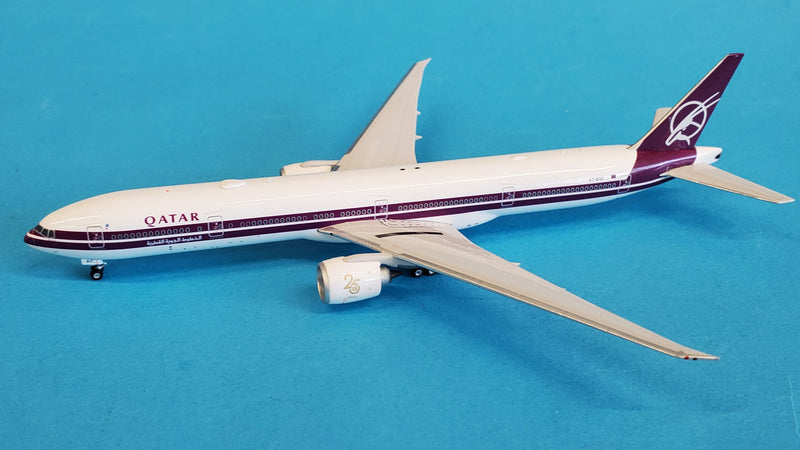 PH11739 | Phoenix 1:400 | Boeing 777-300 Qatar Airways A7-BAC