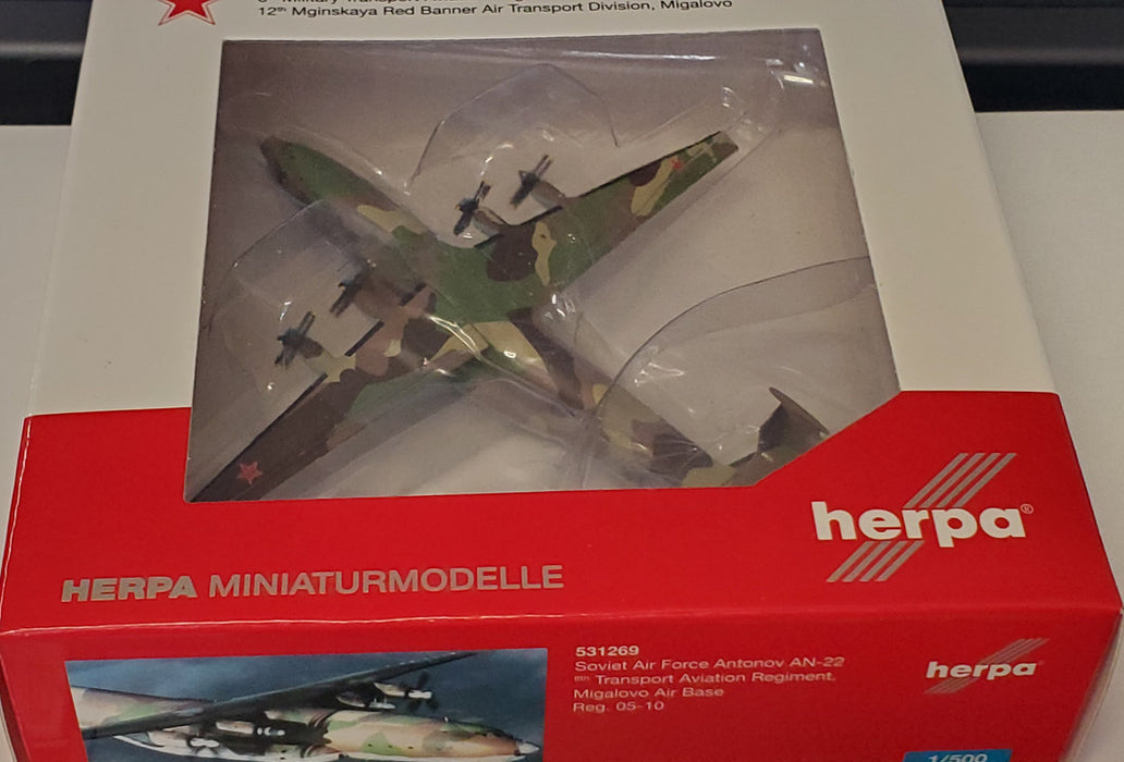 531269 | Herpa Military 1:500 | Antonov An-22 05-10 Soviet AF, 'Antei', Migalovo AB