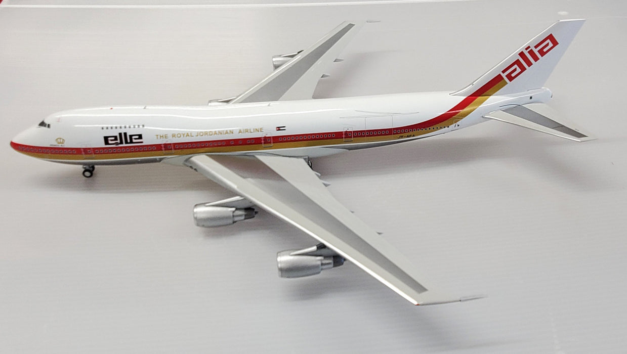 IF742RJ1218P | InFlight200 1:200 | Boeing 747-200 Alia JY-AFA (with stand)