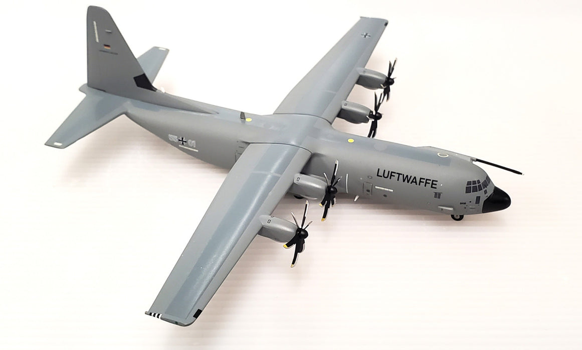 572194 | Herpa Military 1:200 | C-130J-30 Hercules Luftwaffe 55+01