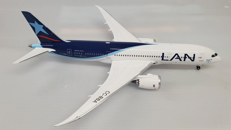 PH20084 | Phoenix 1:200 | Boeing 787-8 LAN Chile CC-BBA **PRE OWNED**