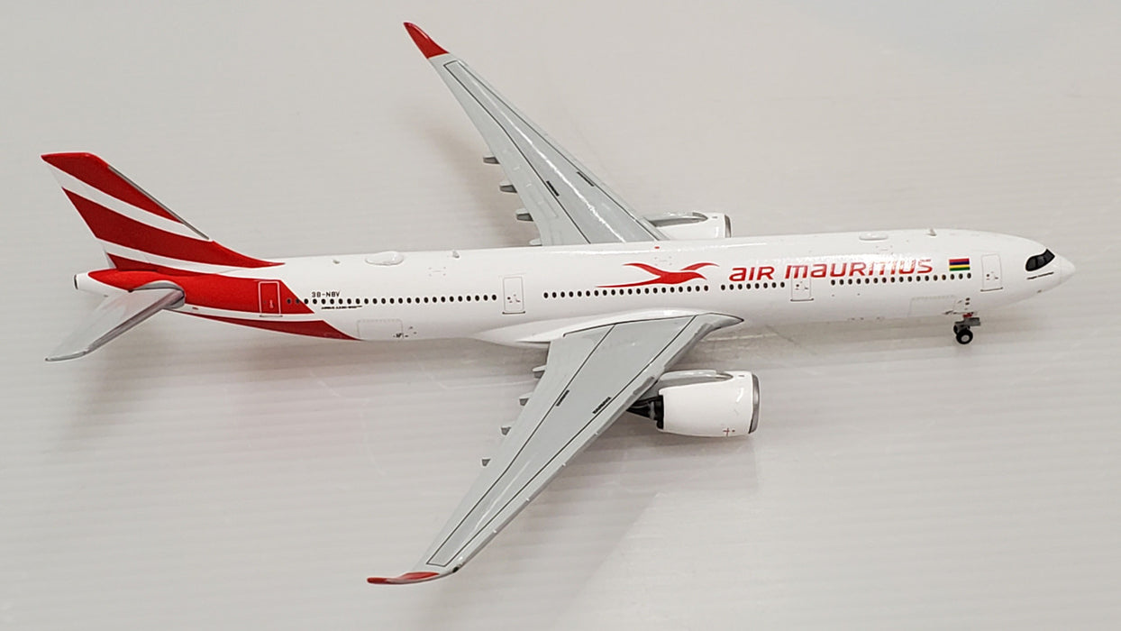 XX4169 | JC Wings 1:400 | Air Mauritius Airbus A330-900NEO Reg: 3B-NBV With Antenna