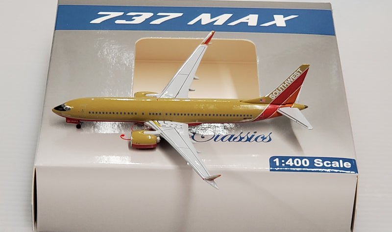 AC411222 | Aero Classics 1:400 | Boeing 737 MAX 8 Southwest N871HK, 'Gold Livery'