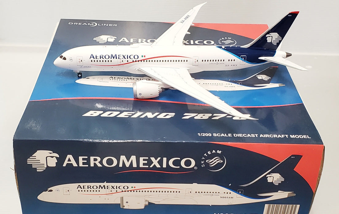 XX2488 | JC Wings 1:200 | Boeing 787-8 Aeromexico XA-AMX (with stand)