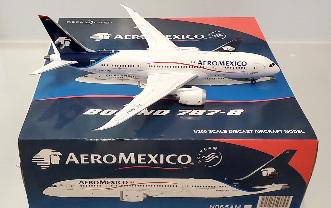 XX2488 | JC Wings 1:200 | Boeing 787-8 Aeromexico XA-AMX (with stand)