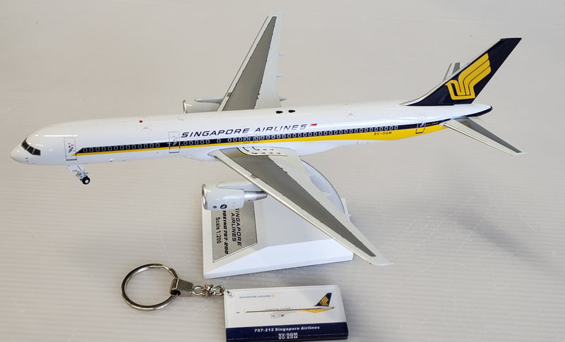 WB-757-2-001 | WB Models 1:200 | Boeing 757-200 Singapore Airlines 9V-SGM