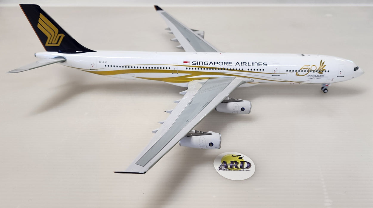 B-343-SJE | Blue Box 1:200 | Airbus A340-300 Singapore Airlines 9V-SJE (with stand)