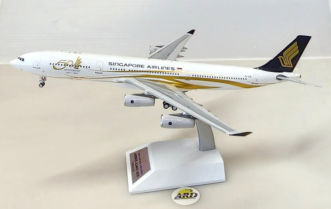 B-343-SJE | Blue Box 1:200 | Airbus A340-300 Singapore Airlines 9V-SJE (with stand)