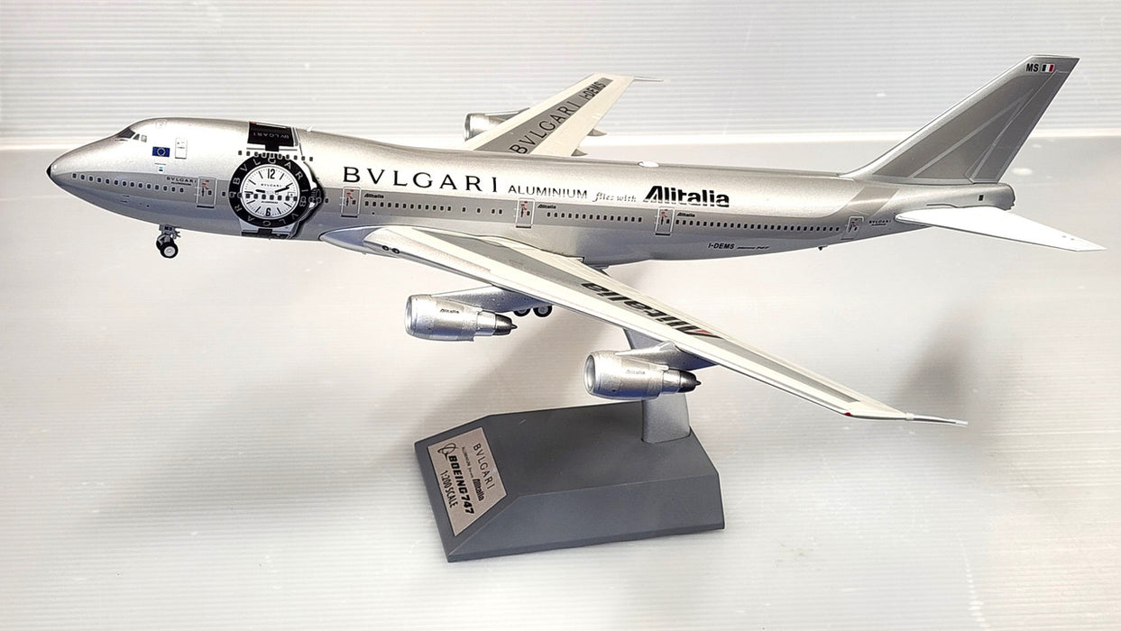 B-BULGARI-MS | Blue Box 1:200 | Boeing 747-200 Alitalia Bulgari I-DEMS (with stand)