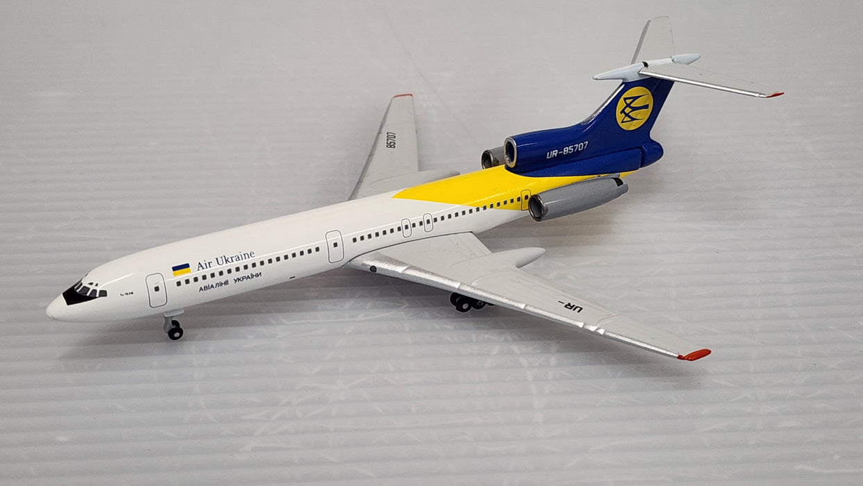 AC411189 | Aero Classics 1:400 | Tupolev Tu-154M Air Ukraine UR-85707