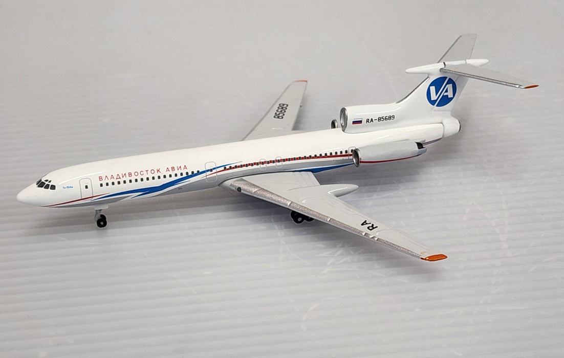 AC419863 | Aero Classics 1:400 | Tupolev Tu-154B2 Vladivostock old colours RA-85588